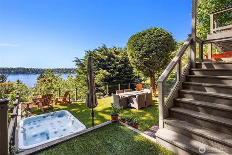 7447 W Mercer Way Mercer Island WA 98040