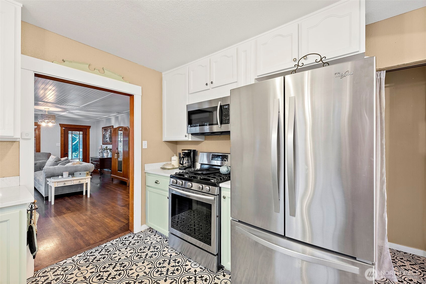 805 Cherry Avenue Sumner WA 98390