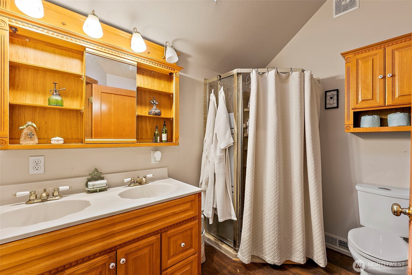 805 Cherry Avenue Sumner WA 98390