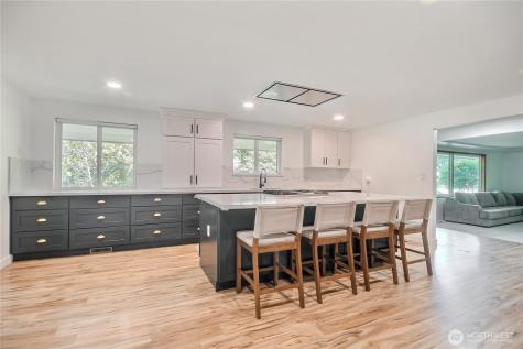 6902 Mount Tacoma Drive SW Lakewood WA 98499