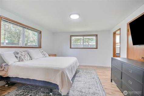 6902 Mount Tacoma Drive SW Lakewood WA 98499