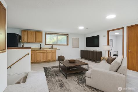 6902 Mount Tacoma Drive SW Lakewood WA 98499