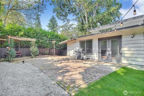6902 Mount Tacoma Drive SW Lakewood WA 98499