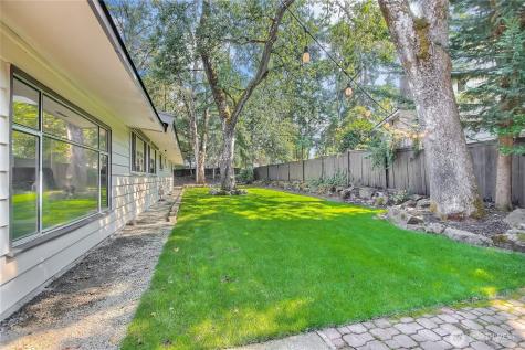 6902 Mount Tacoma Drive SW Lakewood WA 98499