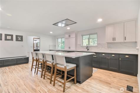 6902 Mount Tacoma Drive SW Lakewood WA 98499