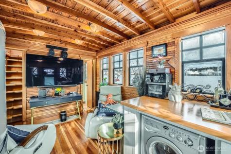 1080 W Ewing Street Seattle WA 98119