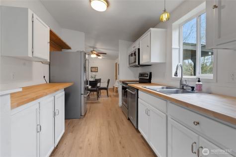 5528 SW Paradise Lane Port Orchard WA 98367