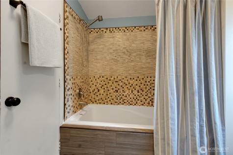 5528 SW Paradise Lane Port Orchard WA 98367