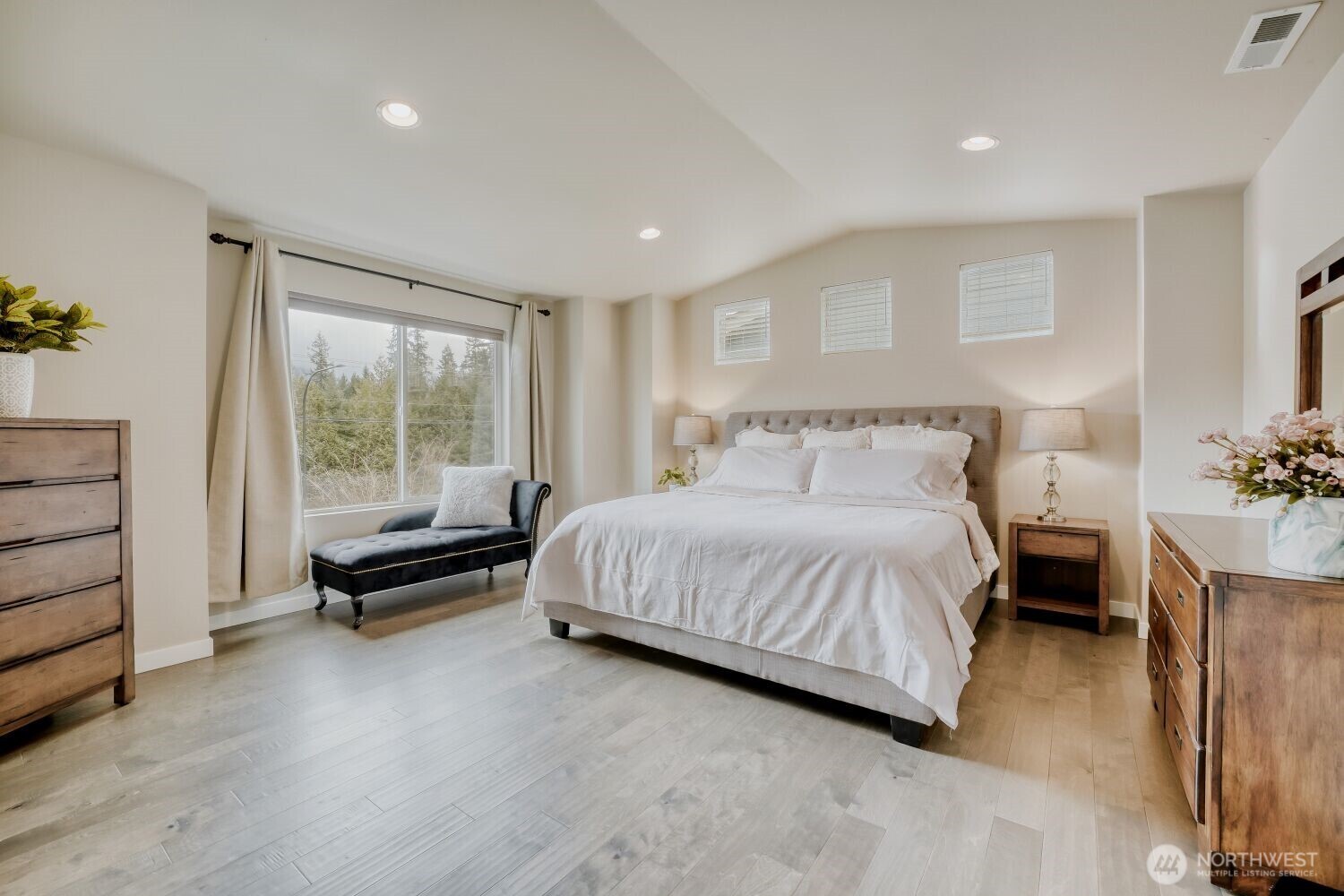 4764 244th Court SE Sammamish WA 98029