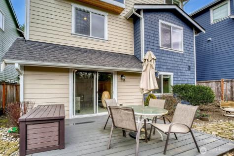 4764 244th Ct SE Sammamish WA 98029