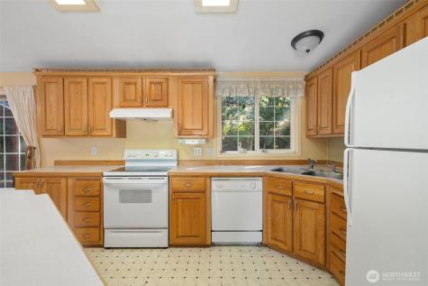 11 SE Fuchsia Avenue Shelton WA 98584
