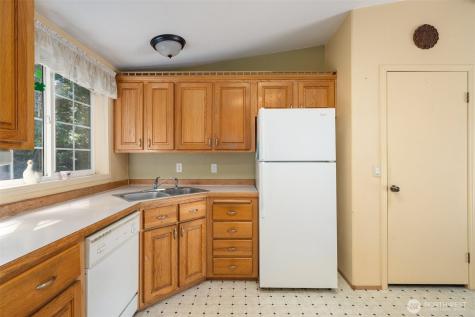 11 SE Fuchsia Avenue Shelton WA 98584