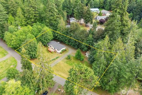 11 SE Fuchsia Avenue Shelton WA 98584