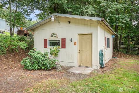 11 SE Fuchsia Avenue Shelton WA 98584