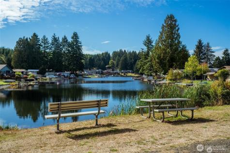 11 SE Fuchsia Avenue Shelton WA 98584
