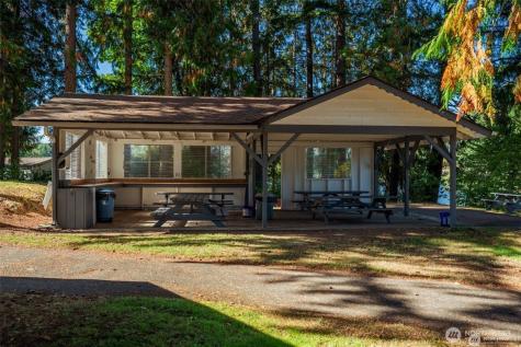 11 SE Fuchsia Avenue Shelton WA 98584