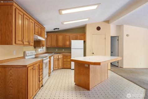 11 SE Fuchsia Avenue Shelton WA 98584