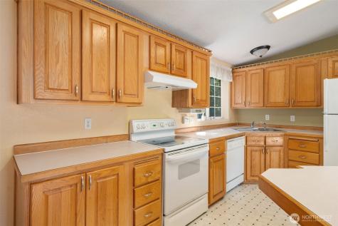 11 SE Fuchsia Avenue Shelton WA 98584