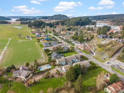 705 Finley Lane La Conner WA 98257