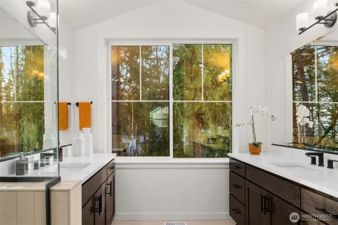 13472 NE 112th Place Redmond WA 98052