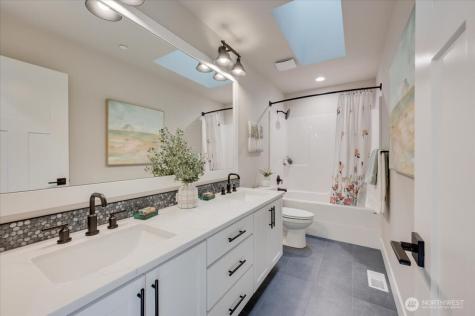 20908 99th Place S Kent WA 98031