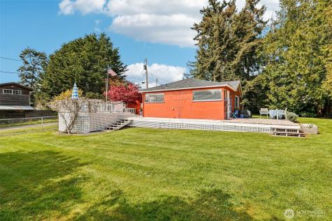 176 Maple Street Camano Island WA 98282