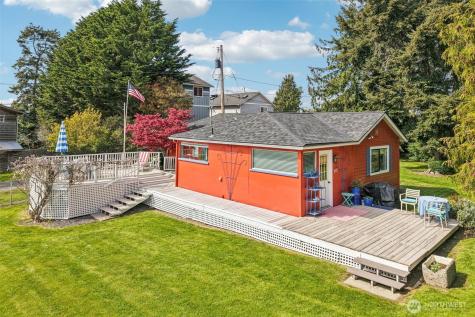 176 Maple Street Camano Island WA 98282