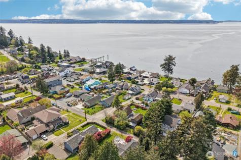 176 Maple Street Camano Island WA 98282