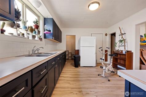1218 Cedar Street Raymond WA 98577