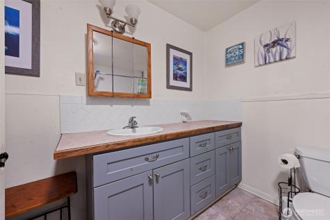 1218 Cedar Street Raymond WA 98577