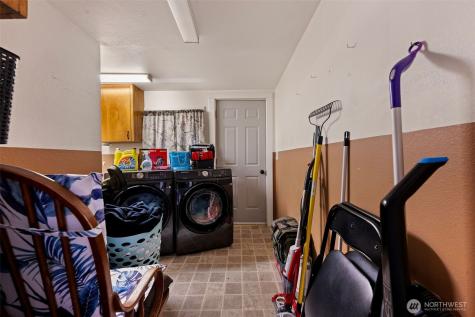 1218 Cedar Street Raymond WA 98577