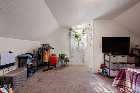 1218 Cedar Street Raymond WA 98577