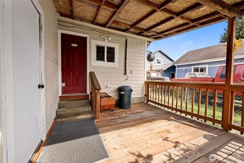 1218 Cedar Street Raymond WA 98577
