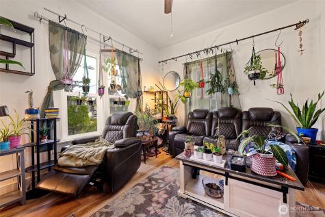 1218 Cedar Street Raymond WA 98577