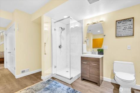 3417 77th Avenue SE Mercer Island WA 98040
