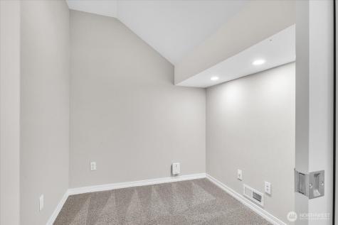3417 77th Avenue SE Mercer Island WA 98040