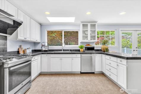 3417 77th Avenue SE Mercer Island WA 98040