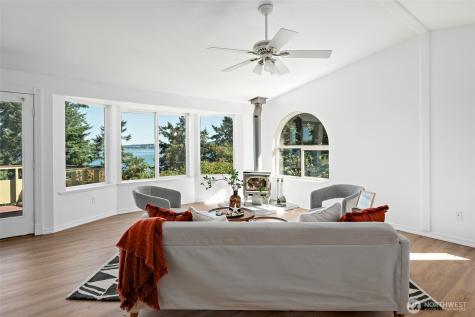 2176 Aurora Court Oak Harbor WA 98277