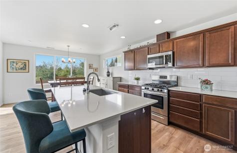 7142 42nd Place NE Marysville WA 98270