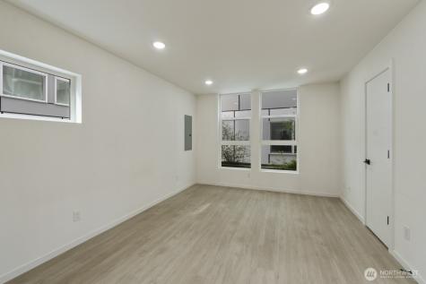 9002 15th Avenue SW Seattle WA 98106