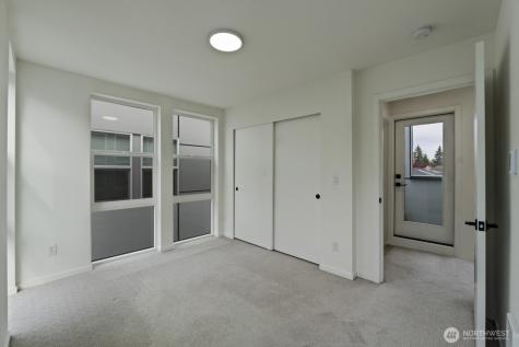 9002 15th Avenue SW Seattle WA 98106