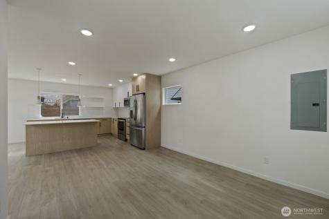 9002 15th Avenue SW Seattle WA 98106