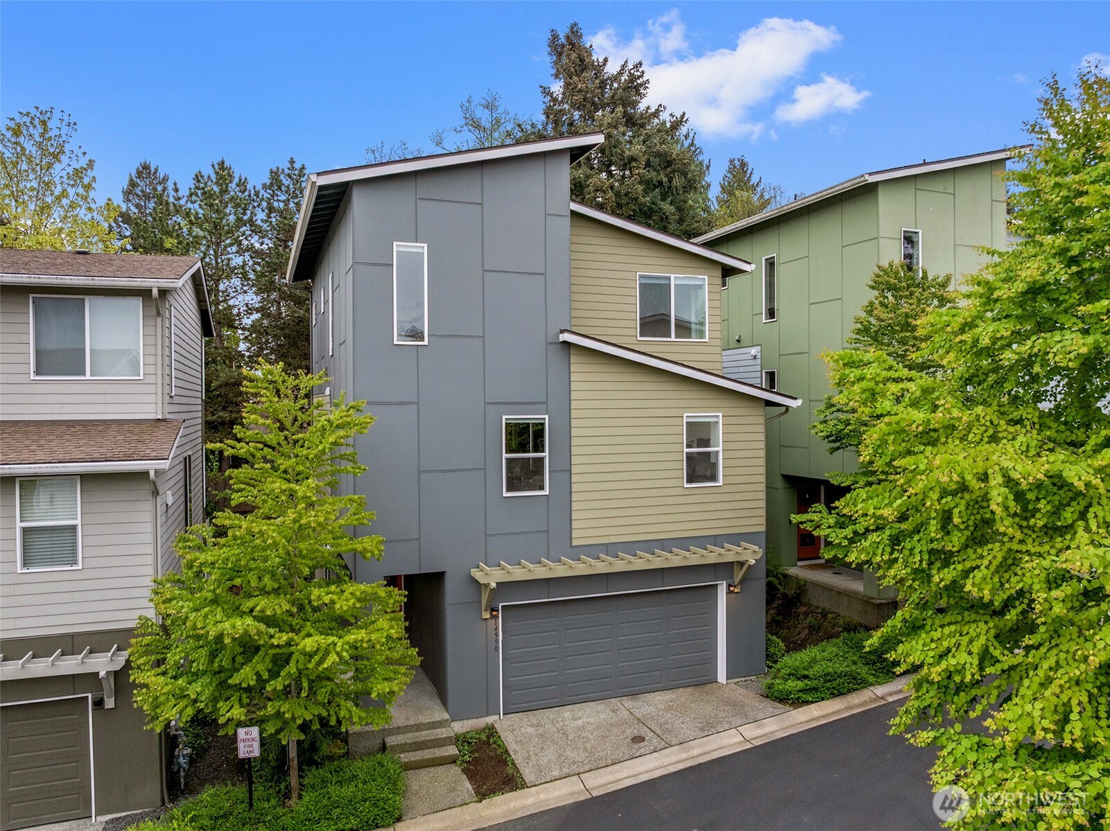 14590 36th Avenue NE Lake Forest Park WA 98155