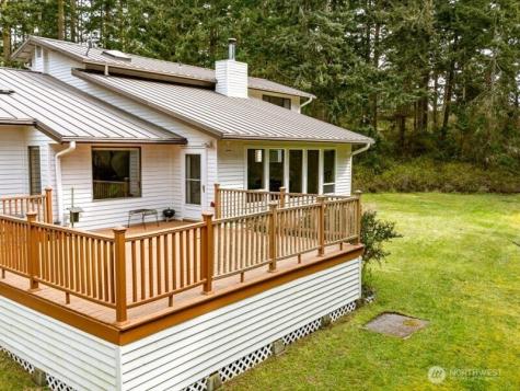 2047 Briarwood Drive Oak Harbor WA 98277