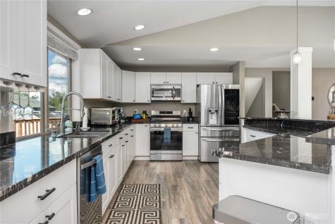 11719 8th Street E Edgewood WA 98372
