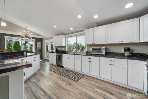 11719 8th Street E Edgewood WA 98372