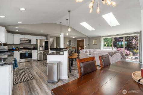 11719 8th Street E Edgewood WA 98372