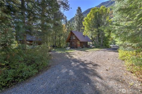 26 Mercer Road Mazama WA 98833