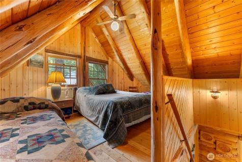 26 Mercer Road Mazama WA 98833