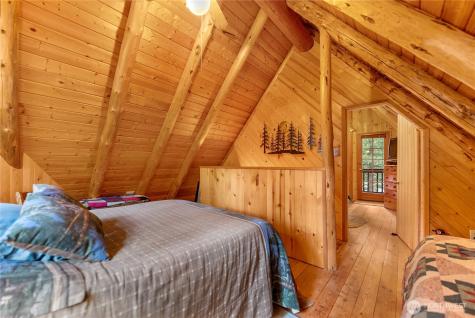 26 Mercer Road Mazama WA 98833